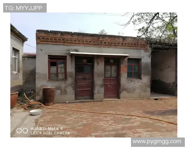 足球明星悲痛丧子瞬间高清照片记录心碎时刻与无尽思念