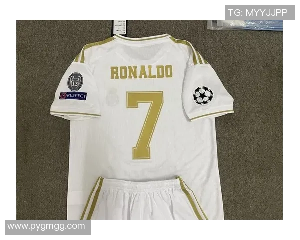 足球明星球衣设计风格解析与潮流趋势探讨