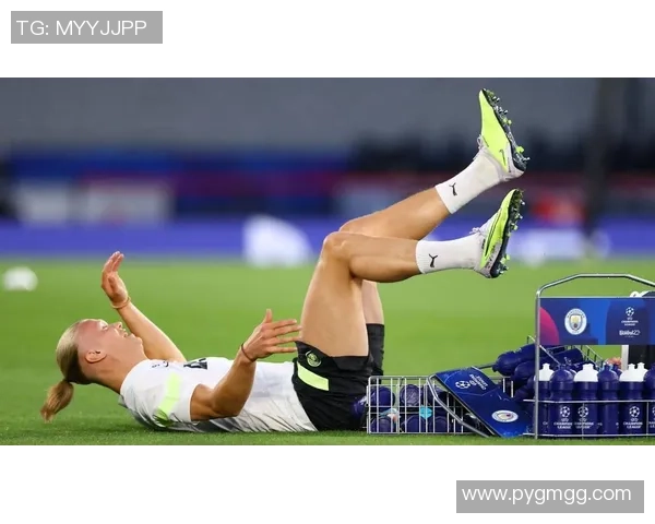 足球明星逆天弹跳展现惊人飞跃能力引发全球瞩目与赞叹